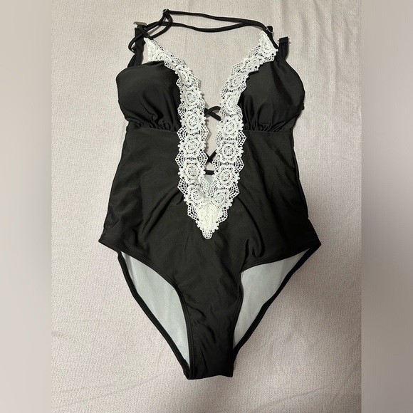 bikini One-Piece Swimsuit - Picture 3 of 6